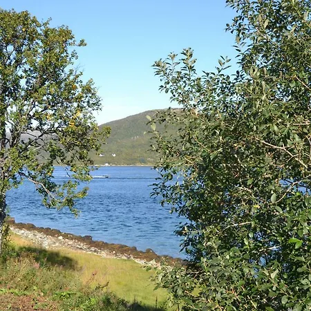 Kvaloya Lodge Futrikelv Exterior photo